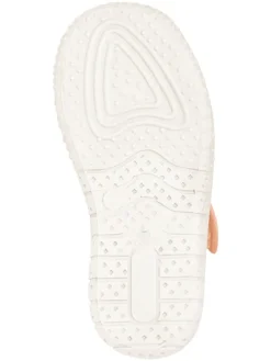 Buty kąpielowe w kolorze jasnoróżowym