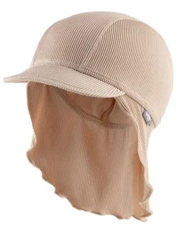 Czapka w kolorze beżowym