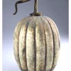 Figurka dekoracyjna w kolorze złotym - wys. 28 x Ø 16 cm