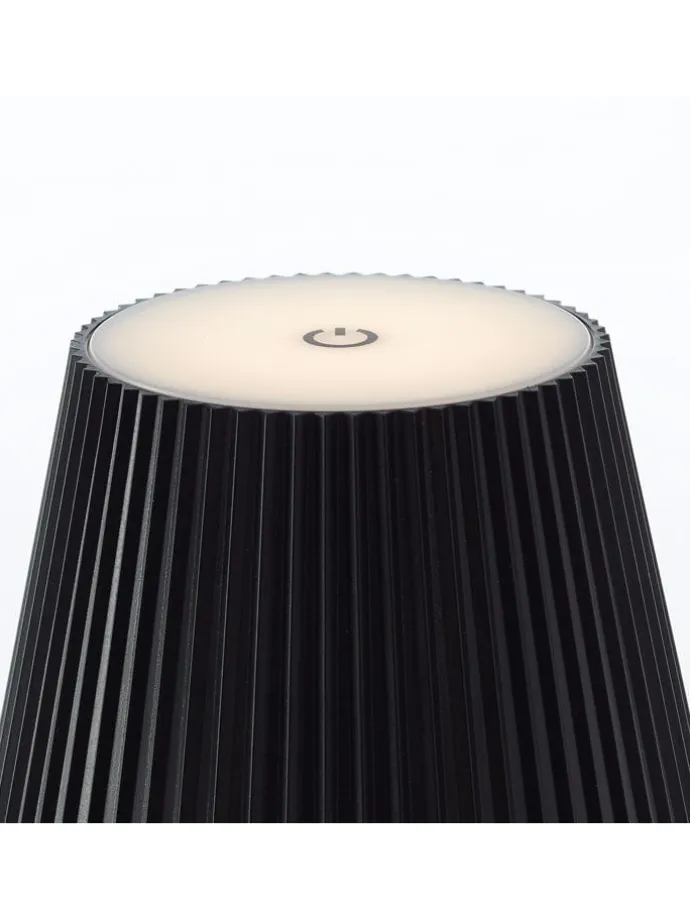 Lampa stojąca LED "Macobo" w kolorze czarnym - KEE F (A do G)