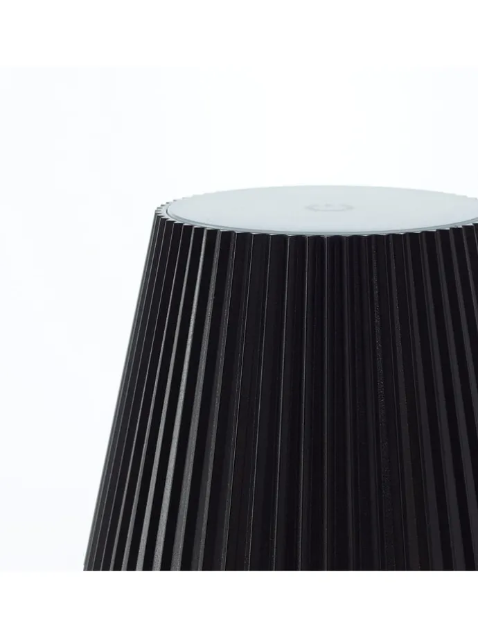 Lampa stojąca LED "Macobo" w kolorze czarnym - KEE F (A do G)
