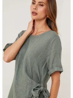 Lniana sukienka w kolorze khaki