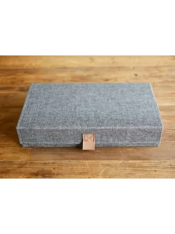 Pudełko w kolorze antracytowym na okulary - 30 x 6 x 17 cm