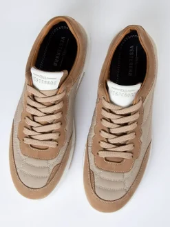 Skórzane sneakersy w kolorze beżowym