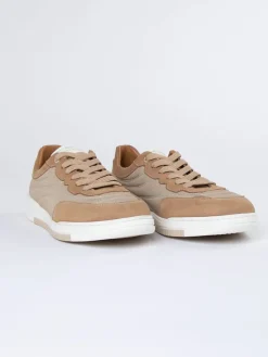 Skórzane sneakersy w kolorze beżowym