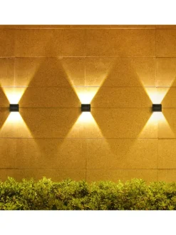 Solarne lampy zewnętrzne LED (4 szt.) w kolorze czarnym - 9,5 x 6,2 x 8 cm