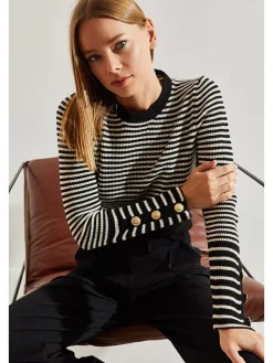 Sweter w kolorze czarno-kremowym