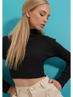 Sweter w kolorze czarnym