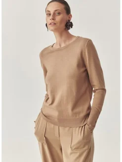 Sweter w kolorze karmelowym