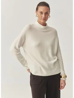 Sweter w kolorze kremowym