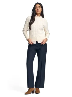 Sweter w kolorze kremowym