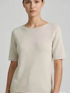 Sweter w kolorze kremowym
